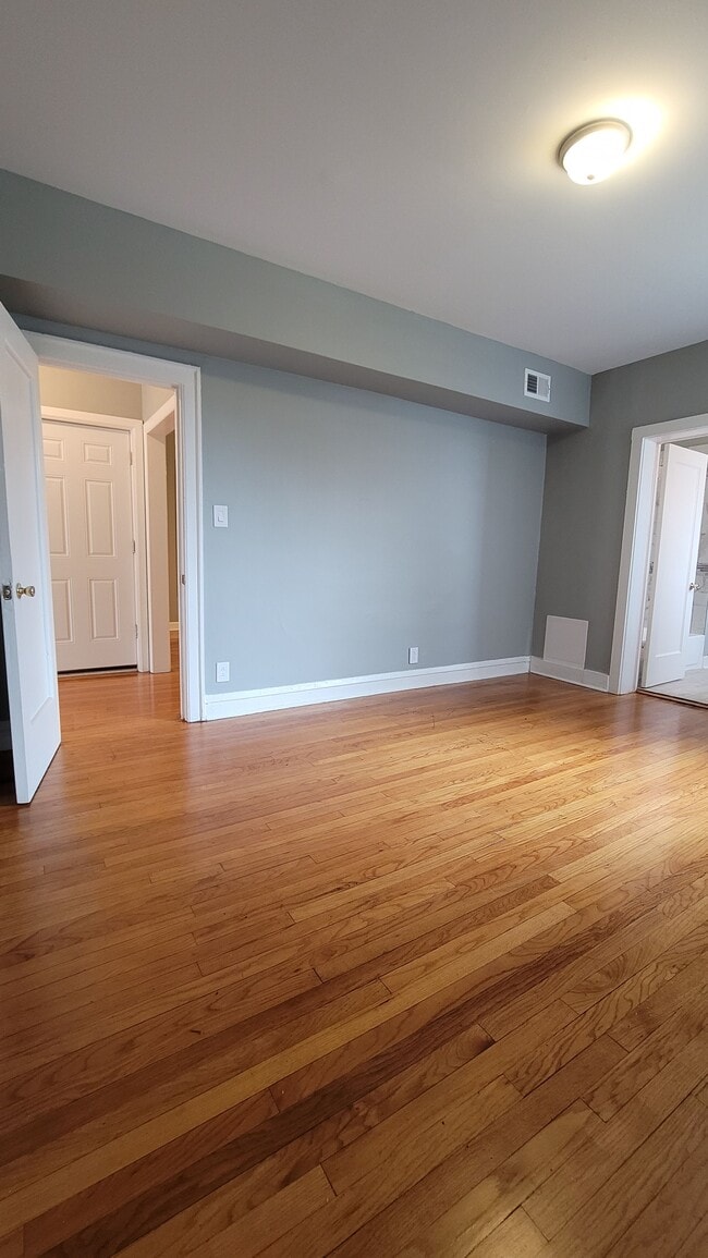 Photo - 7637 S Kingston Ave Unit 2