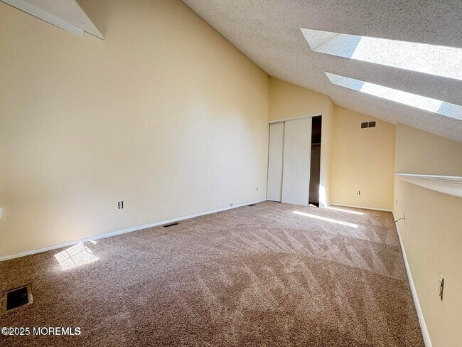 Photo - 702 Goldthread Ct