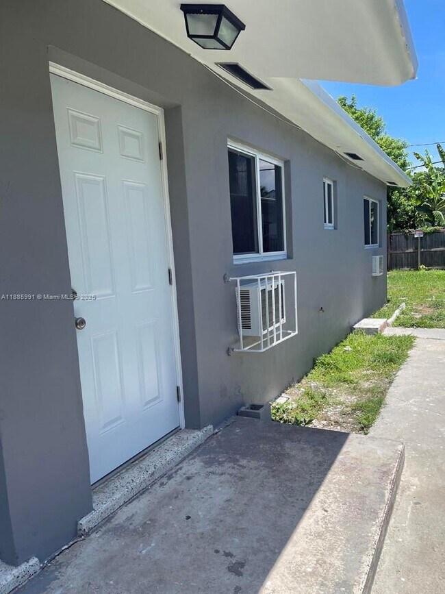 Photo - 1283 NE 109th St Unit 2