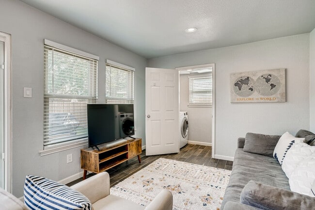 Photo - 2201 Rosemary Ln Unit SI ID1314609P