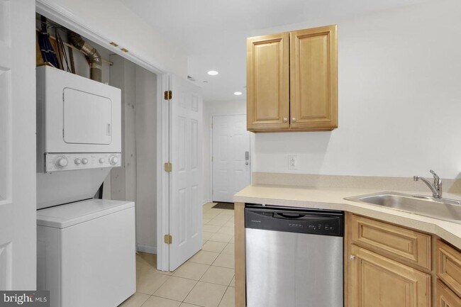 Photo - 1526 Brown St Unit 2