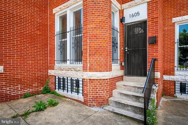 Building Photo - 1605 Clifton Ave Rental