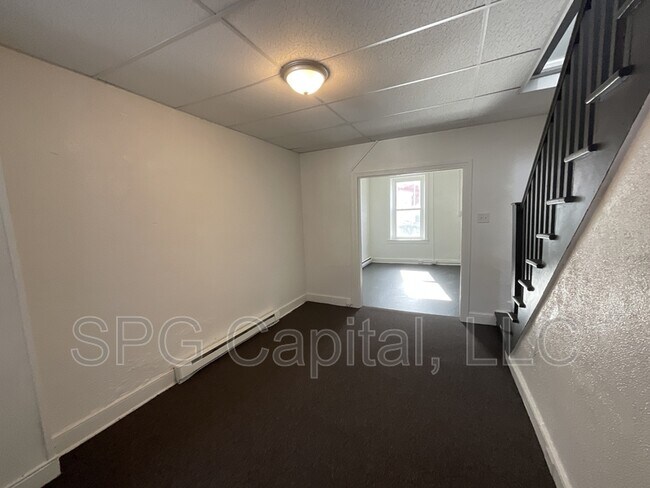 Photo - 141 E Maple St