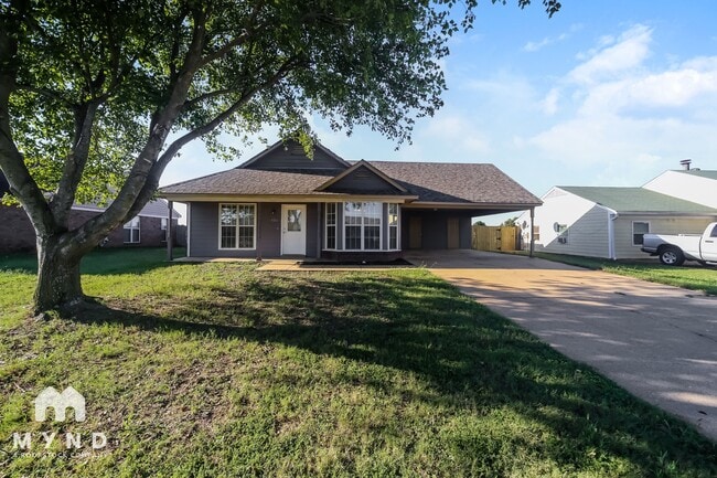 Building Photo - 4266 Brighton Dr