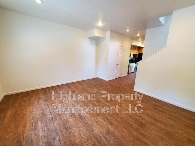 Photo - 1215-1217 NE Monroe St