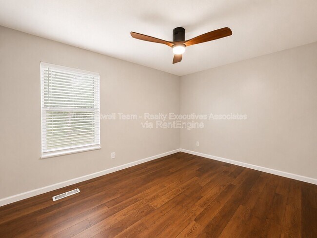 Photo - 6814 Trousdale Rd NW