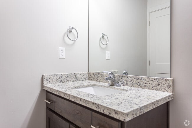 2BR, 2BA - 955SF
