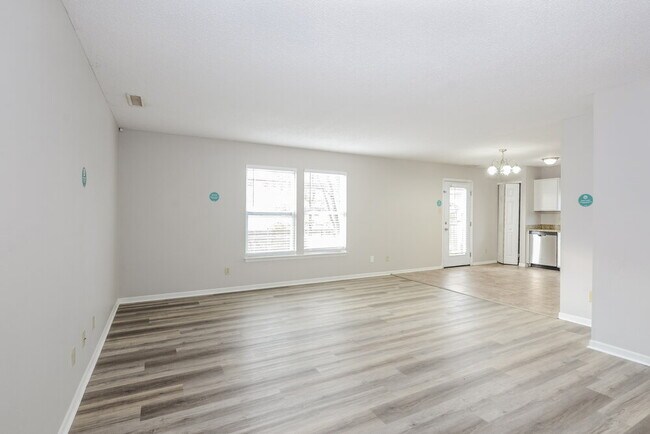 Photo - 6812 Everbloom Ln