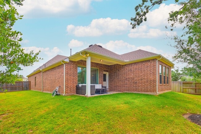 Building Photo - 323 Fanpalm Ct