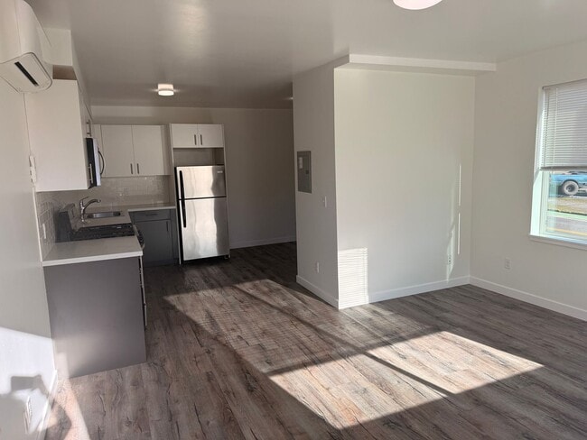 Building Photo - TFSC-B1714 Unit 1