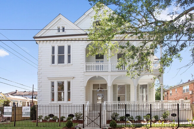 Photo - Spacious Uptown 2BR/2.5BA in Restored Mansion w/ GATED OFF STREET PARKING Unidad #3