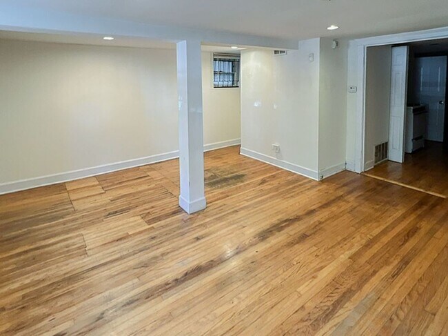3309 N Southport Ave Unit G