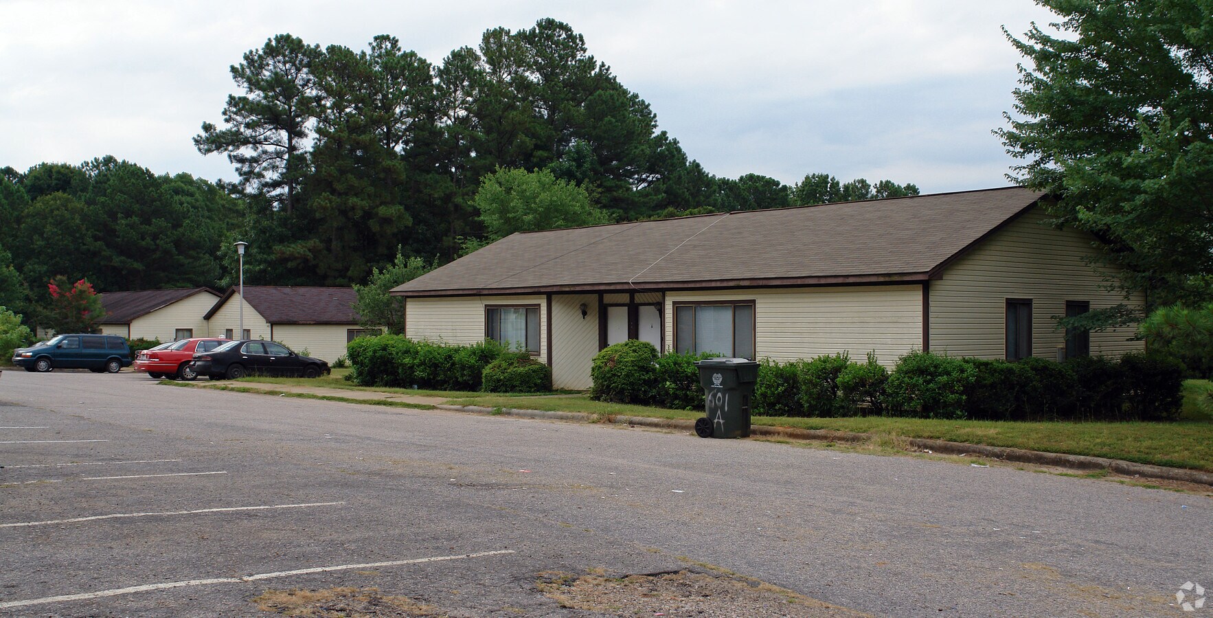 Photo - 601-613 Bashford Rd