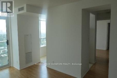 Photo - 212 Eglinton Ave E Unité 1807