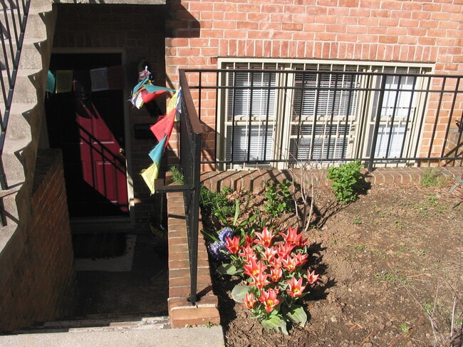 Photo - 1653 Park Rd NW Unit #2