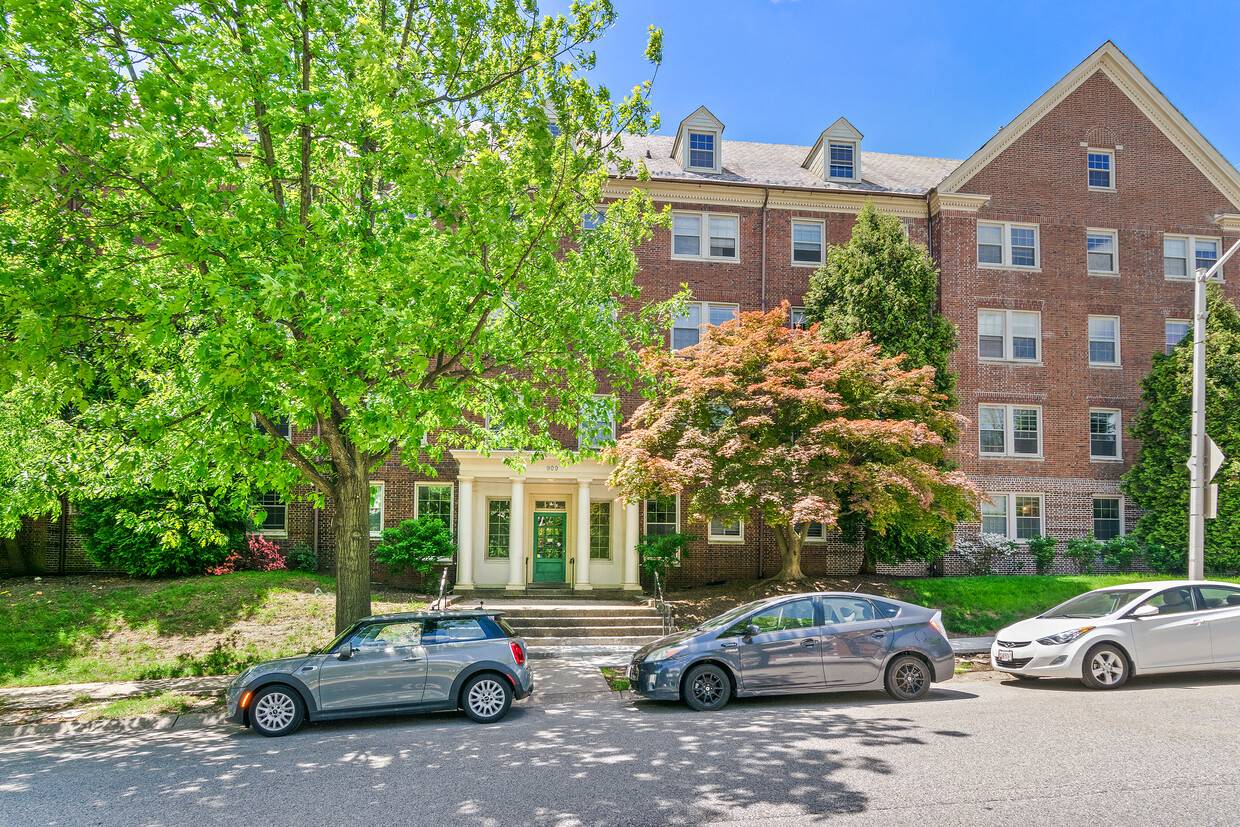 Chadford Apartments, LLC - Chadford Apartments, LLC - 1BR/1.0BA