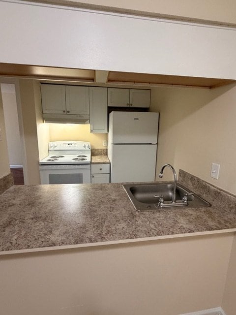 Building Photo - 718 Central Ave