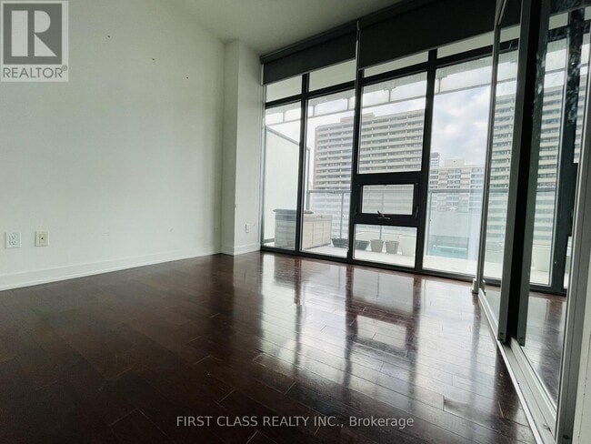 Photo - 33 Charles St E Unit 1105