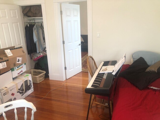 24 Kelley Ct Unit 1