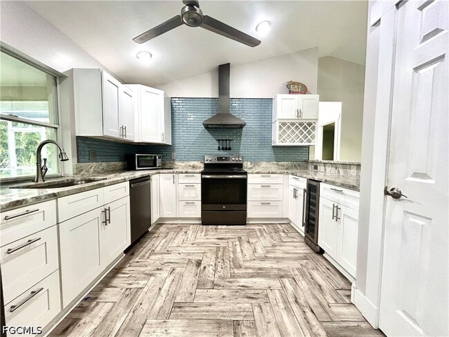 Photo - 210 SE 1st Pl