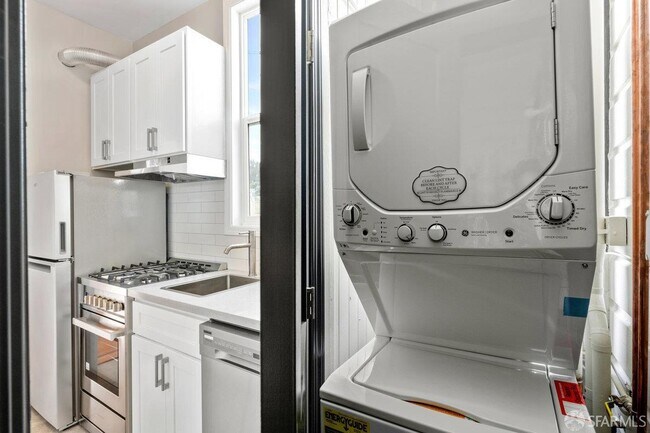 Photo - 370 Frederick St