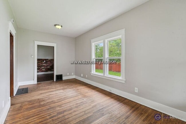 Photo - 2027 Berkshire Pl