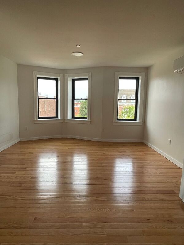 Photo - 2527 St Paul St Unit 3A