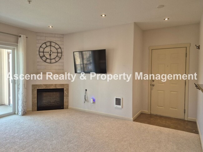 Photo - 2Bed/2Bath Tanasbourne Condo Quiet Location MiniSplit AC Assigned Parking Space Water & Garbage I...