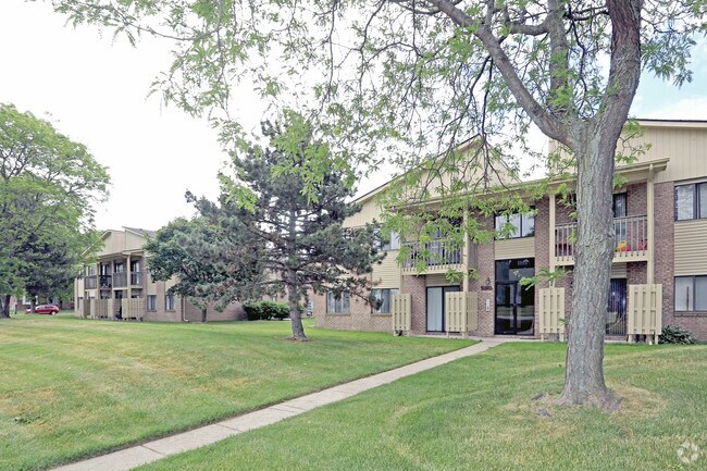 Photo - Fraser Pointe Manor