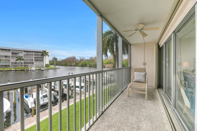 Building Photo - 1537 E Hillsboro Blvd Unit 238 Rental