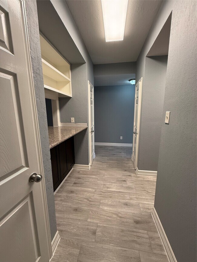 Photo - 5830 Clarewood Dr