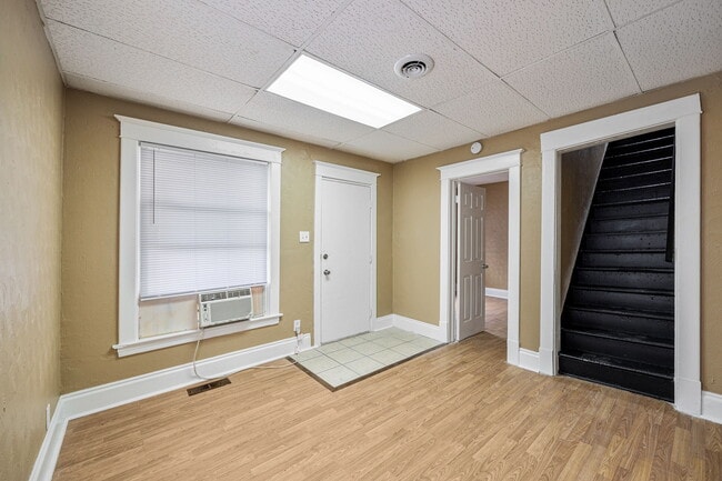 Photo - 744 Diamond Ave