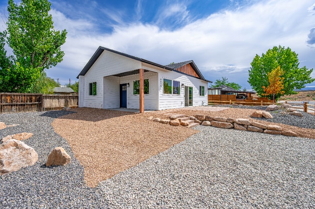 Building Photo - 317 W Ouray Ave Rental