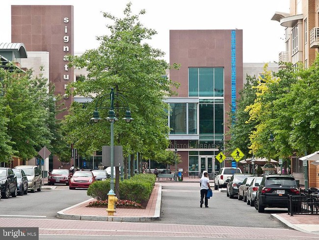 Photo - 3279 S Stafford St Unit B1