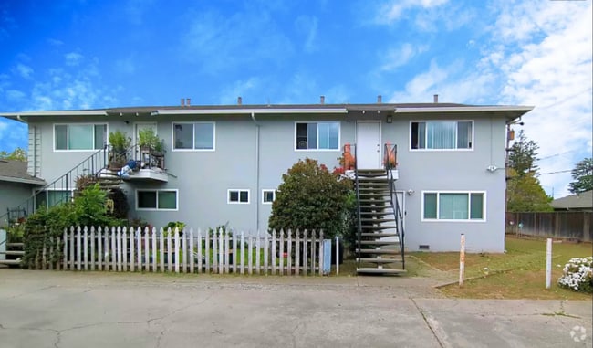 Building Photo - 189 Wilton Dr Unit 189 Wilton Dr #2 Rental