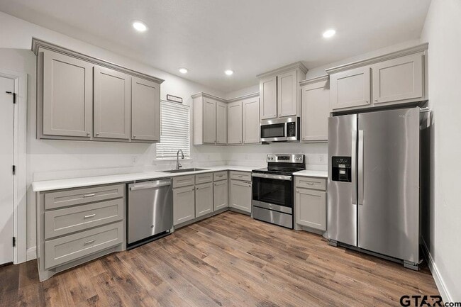 Building Photo - 18754 County Rd 437