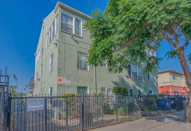 Building Photo - 1627 N Normandie Ave Rental