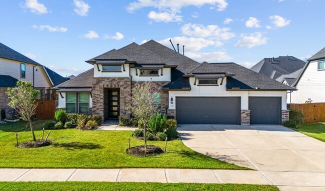 Building Photo - 2210 Bristlegrass Dr