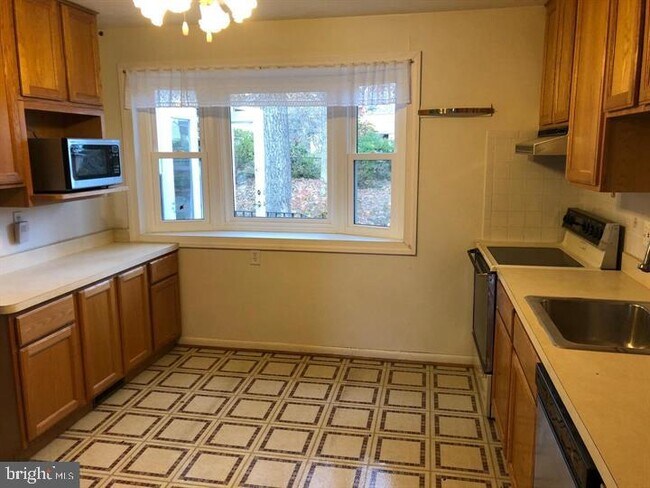 Photo - 3532 Queen Anne Dr