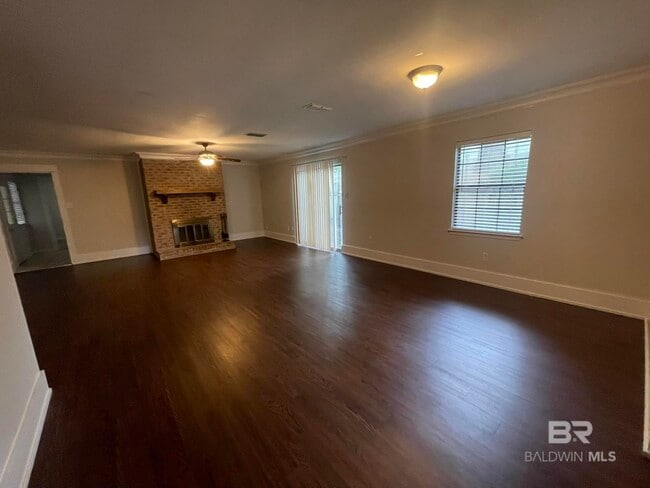 Photo - 107 Brentwood Dr