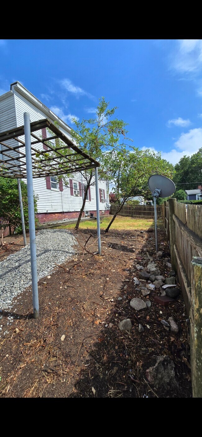 Photo - 41 Carleton Ave Unidad 2