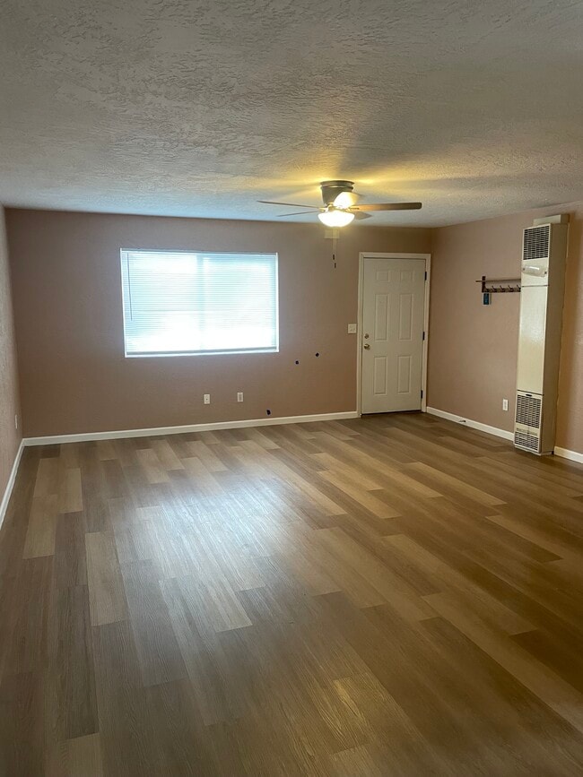 Photo - 722 Cedar St