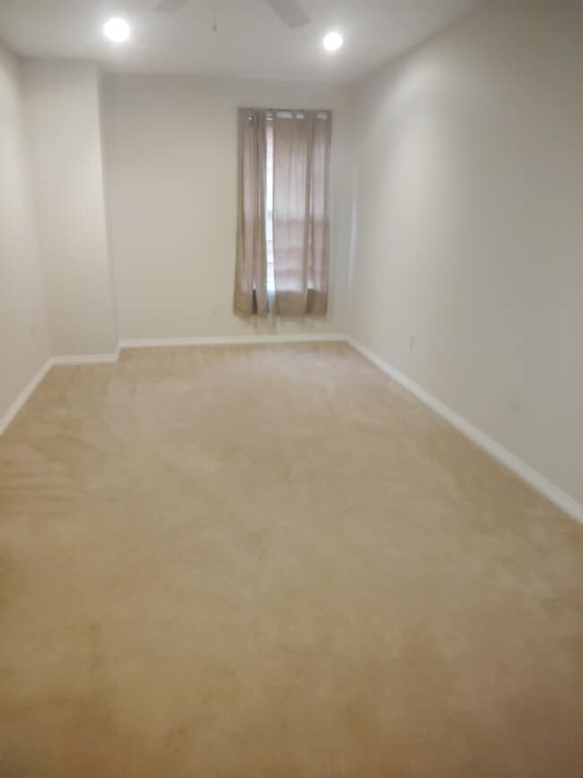 Photo - 446 Rivergrove Dr