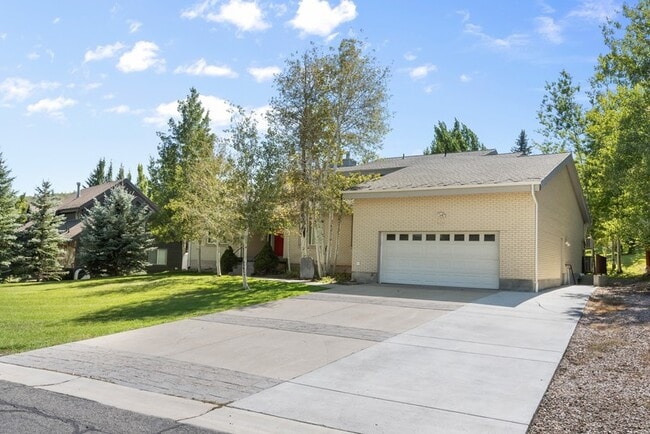 Photo - 8735 Silver Spur Rd