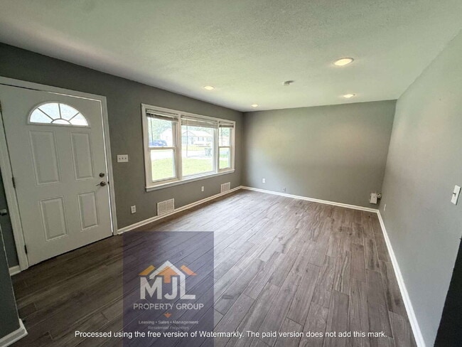 Photo - Updated 2 Bedroom/ 1 Bath Home in Belton *READY NOW*