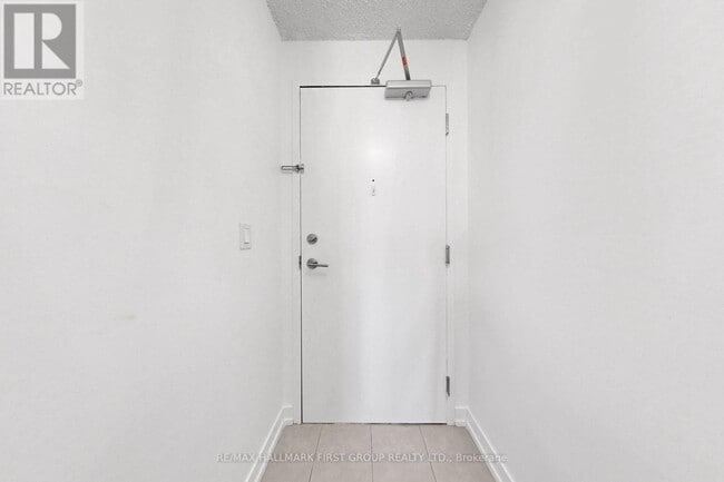 Photo - 812 Lansdowne Ave Unit 918