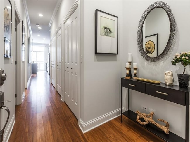 Photo - 833 S Wells St