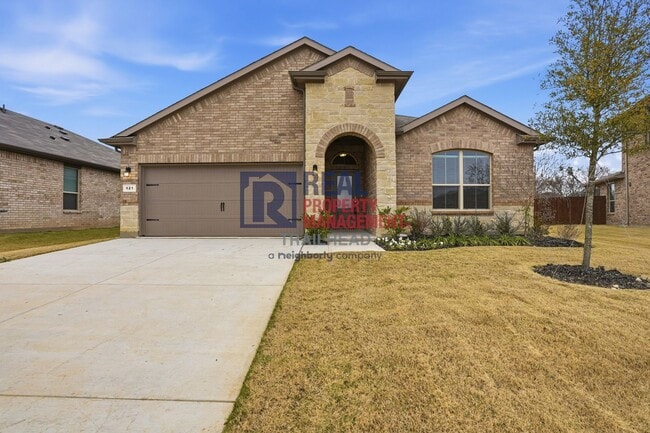 Building Photo - Well-Designed 4 Bedroom Single-Story