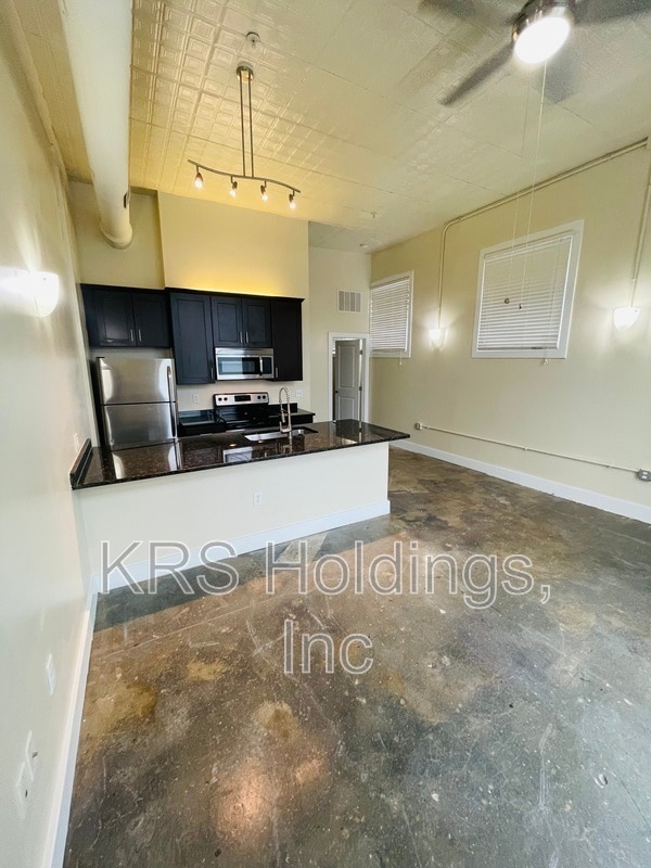 Photo - 7 W 13th St Unidad 2