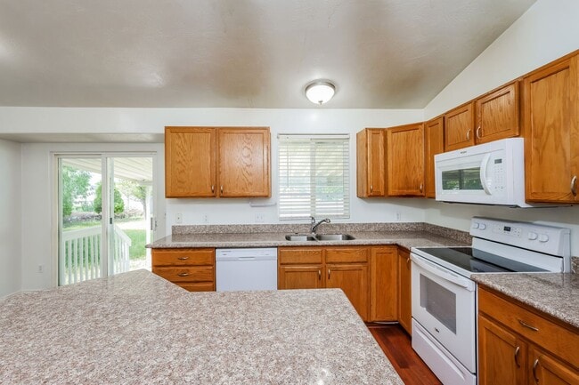 4 Bed/ 3 Bathroom house in West Jordan - 4 Bed/ 3 Bathroom house in West Jordan